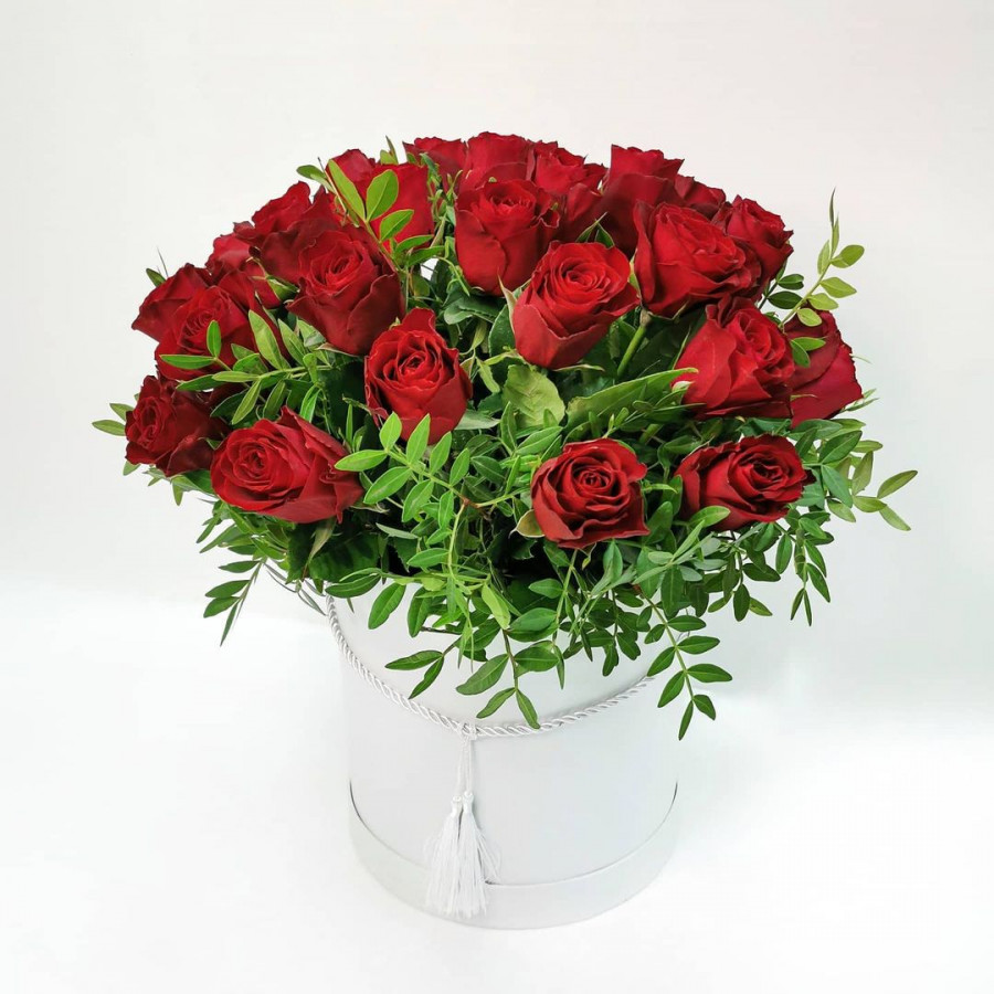 41 красная роза в шляпной коробке - фото 3
